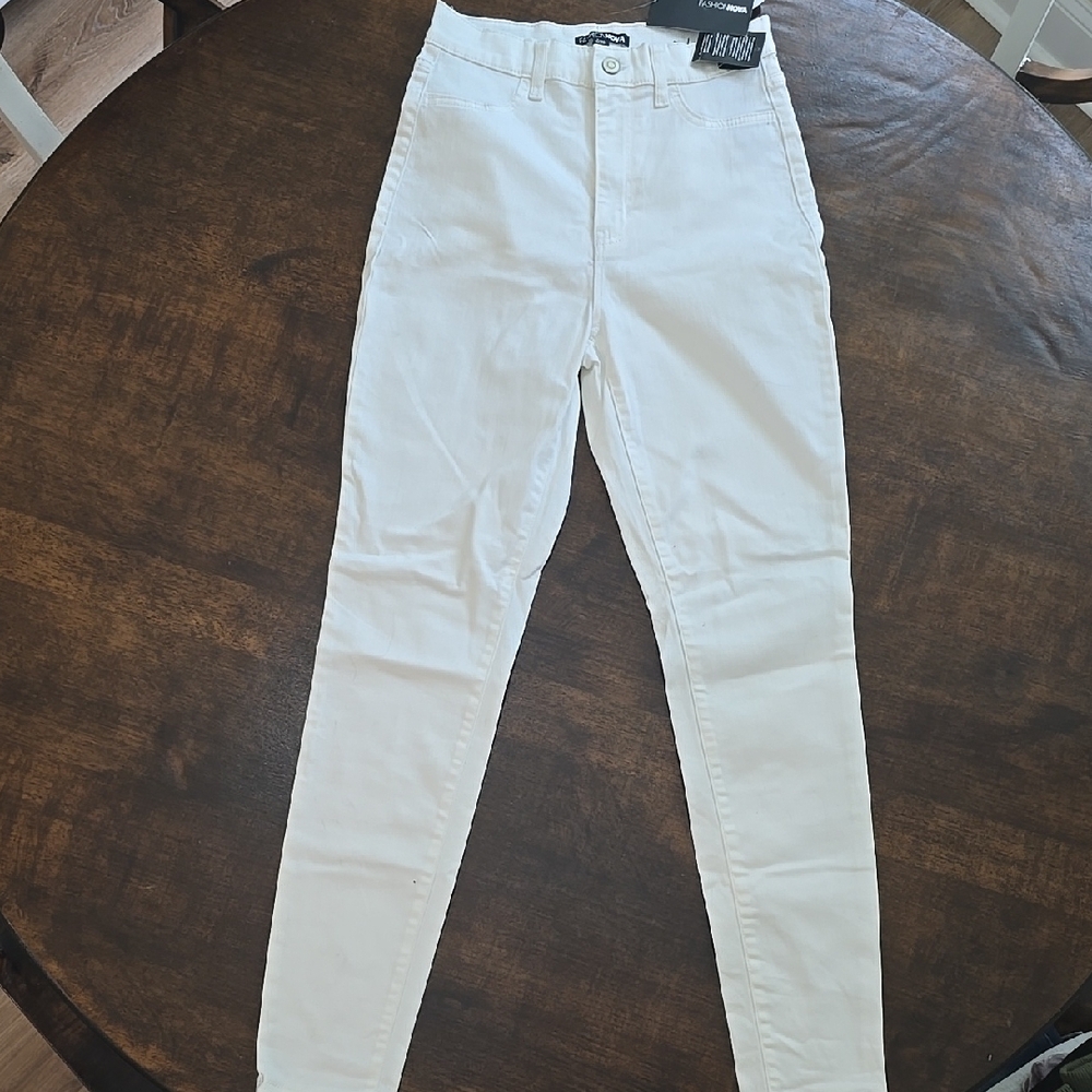 Fashion Nova Cream Skinny Jeans with Knee Detail